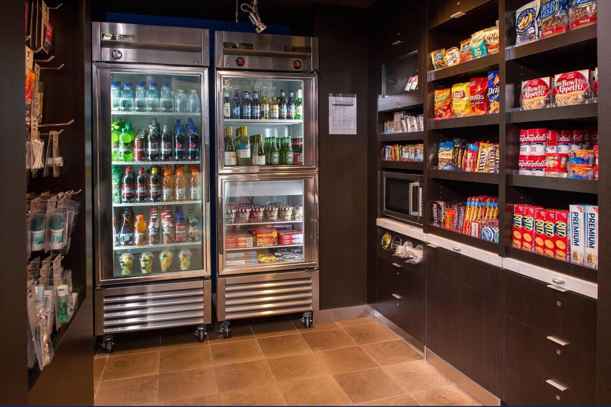 Courtyard By Marriott Richmond West Hotel Dumbarton Eksteriør billede
